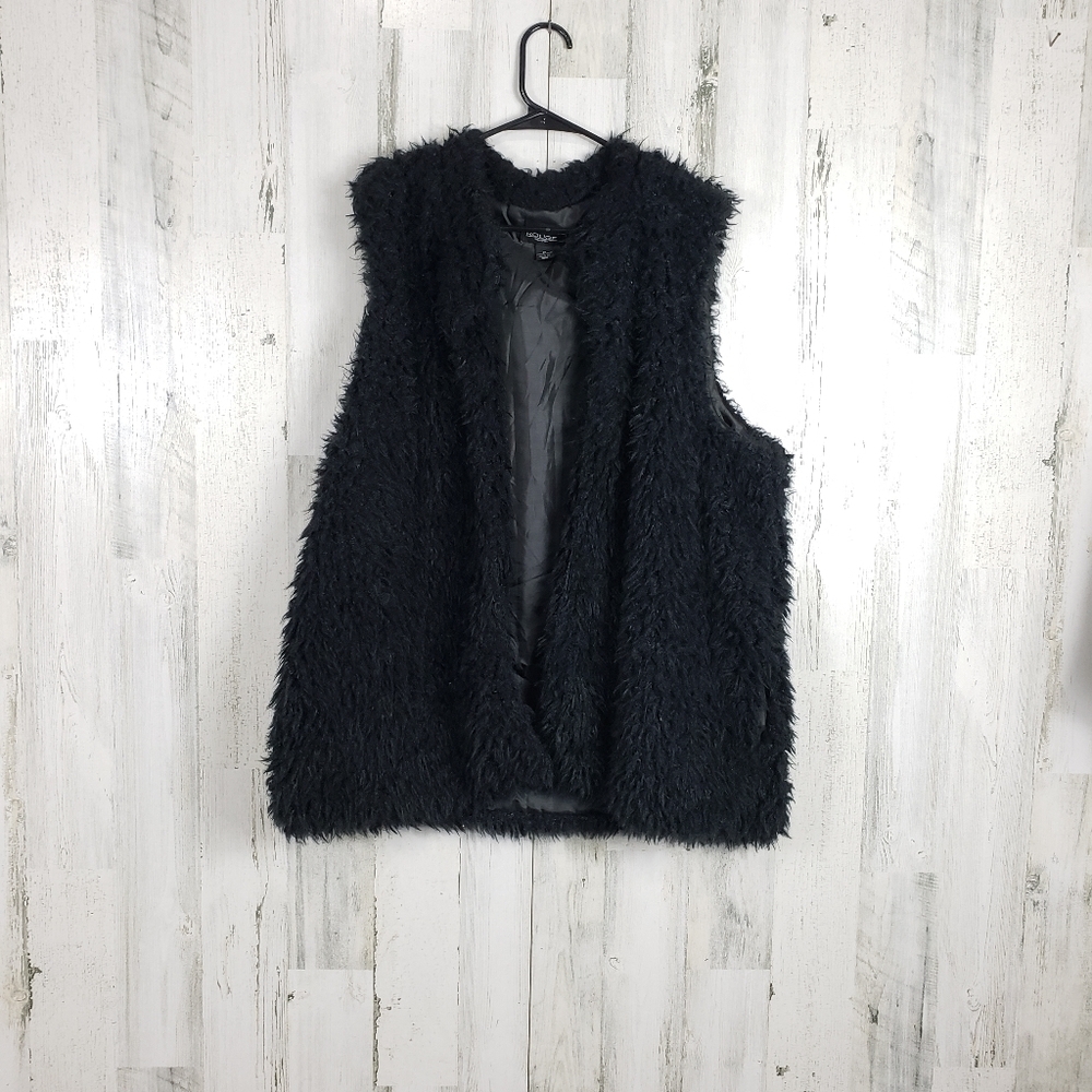 Rouge faux fur black fuzzy vest size 1X